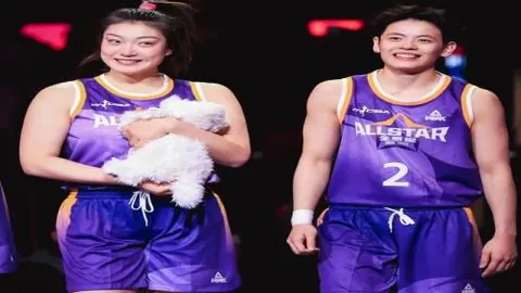 欧冠对决：哈格里夫斯深度剖析：齐达内与罗纳尔多，谁称霸锋芒？